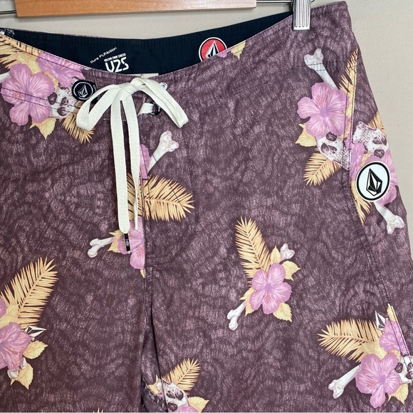Volcom 2 Way Stretch Men’s Board Shorts Floral Size 34 - Picture 15 of 16